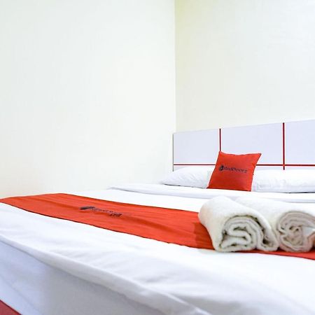 Отель Reddoorz At Buah Batu 5 Бандунг Экстерьер фото